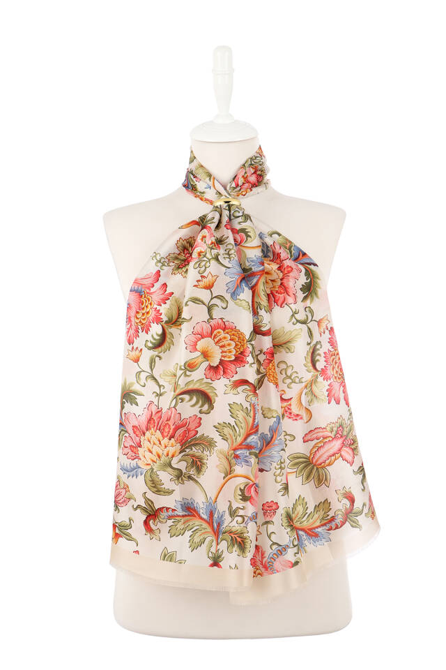 وشاح حرير فوال بنقشة زهور كريمية - 2