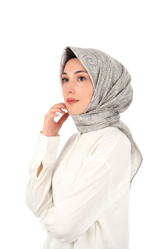 وشاح حريري مائل بنمط فني حجري 