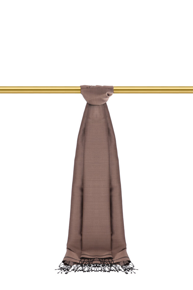 شال حريري مزدوج الوجهين باللون البني والأسود - 2