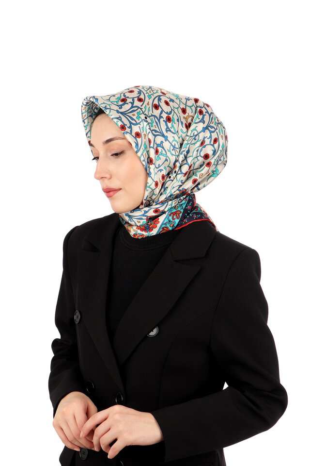 وشاح حريري سورا بنقشة اللبلاب باللون الأزرق البترولي 