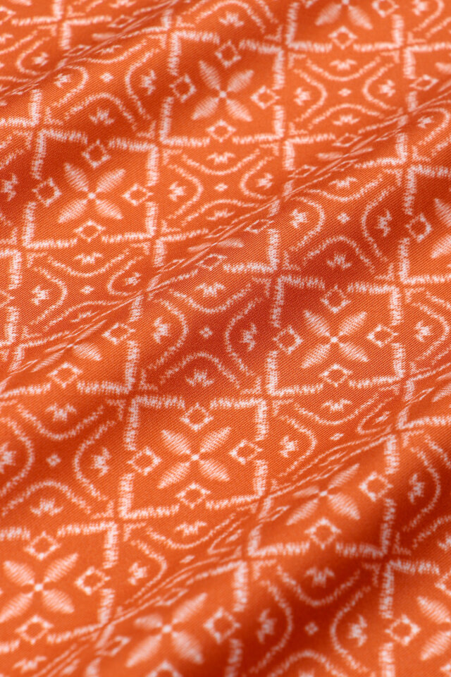 وشاح حريري منقوش بنمط حلم البلاط - 4