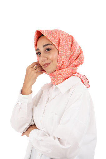 وشاح حريري منقوش بنقشة حلم المرجان 