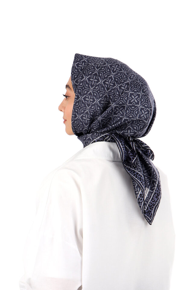 وشاح حريري منقوش بنقشة حلم الجمشت - 2