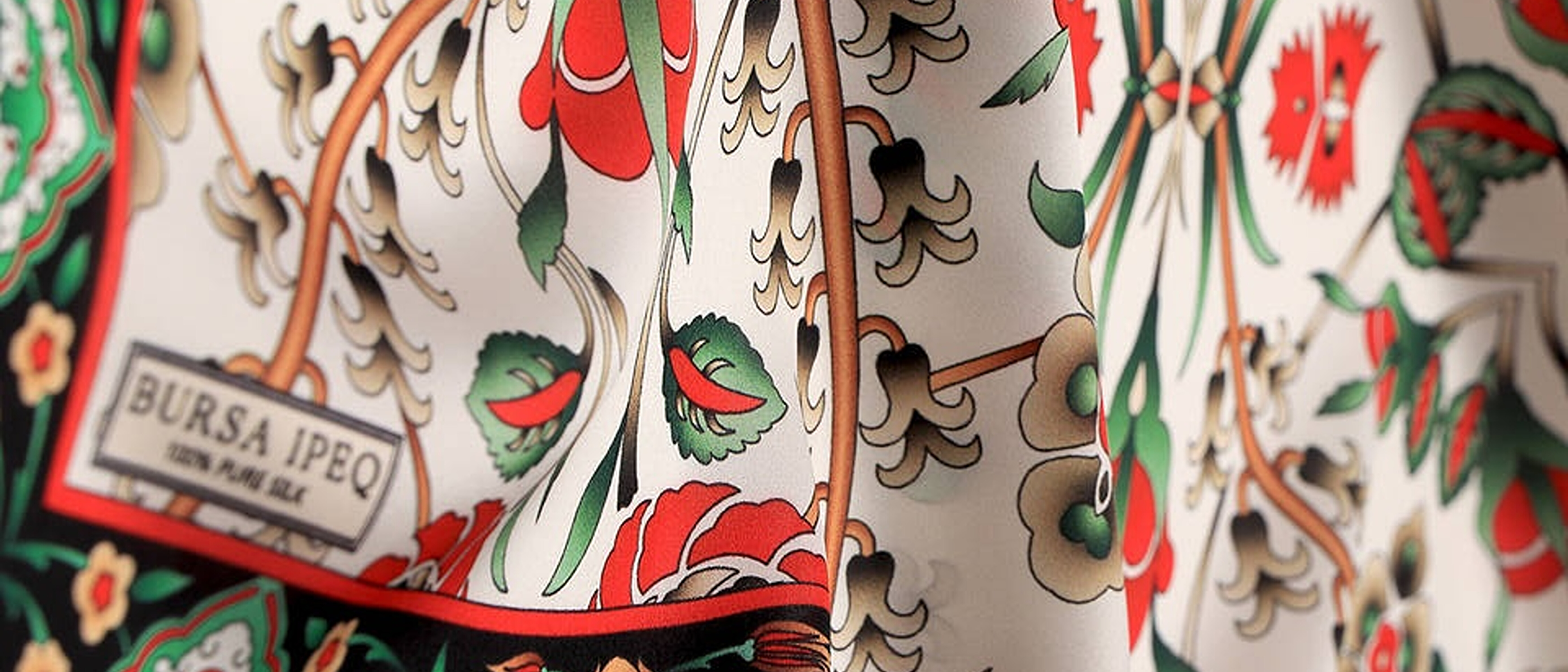 Türk Motifli İpek Eşarplar: Gelenekten Modernliğe Şıklığın Anahtarı