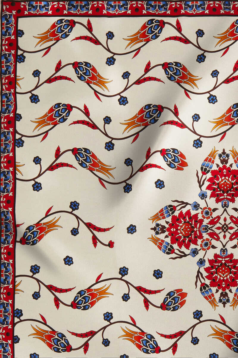 Türk Motiflerinin Zarafeti: Geleneksel Desenlerle Modern Bursa İpek Ürünleri