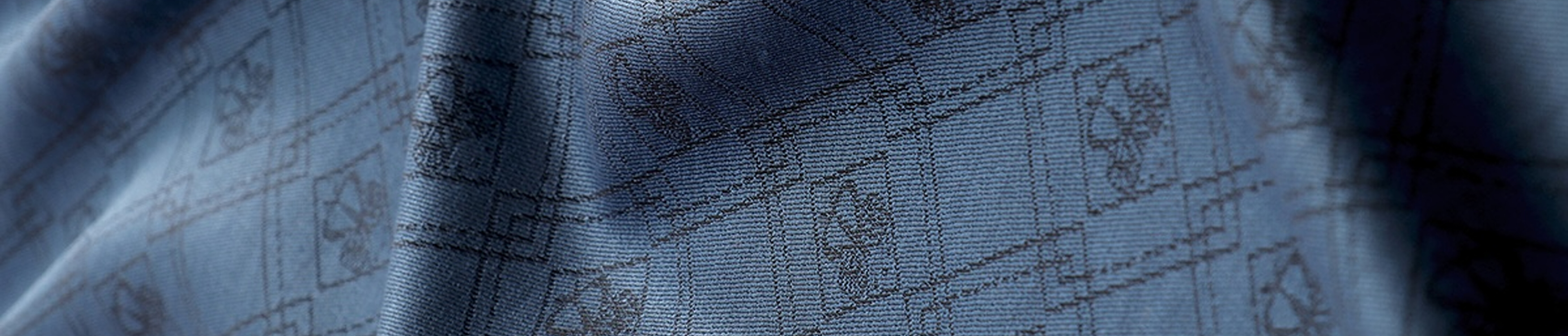 Jakarlı İpek Şal: Doğallığın Gizli Detayı