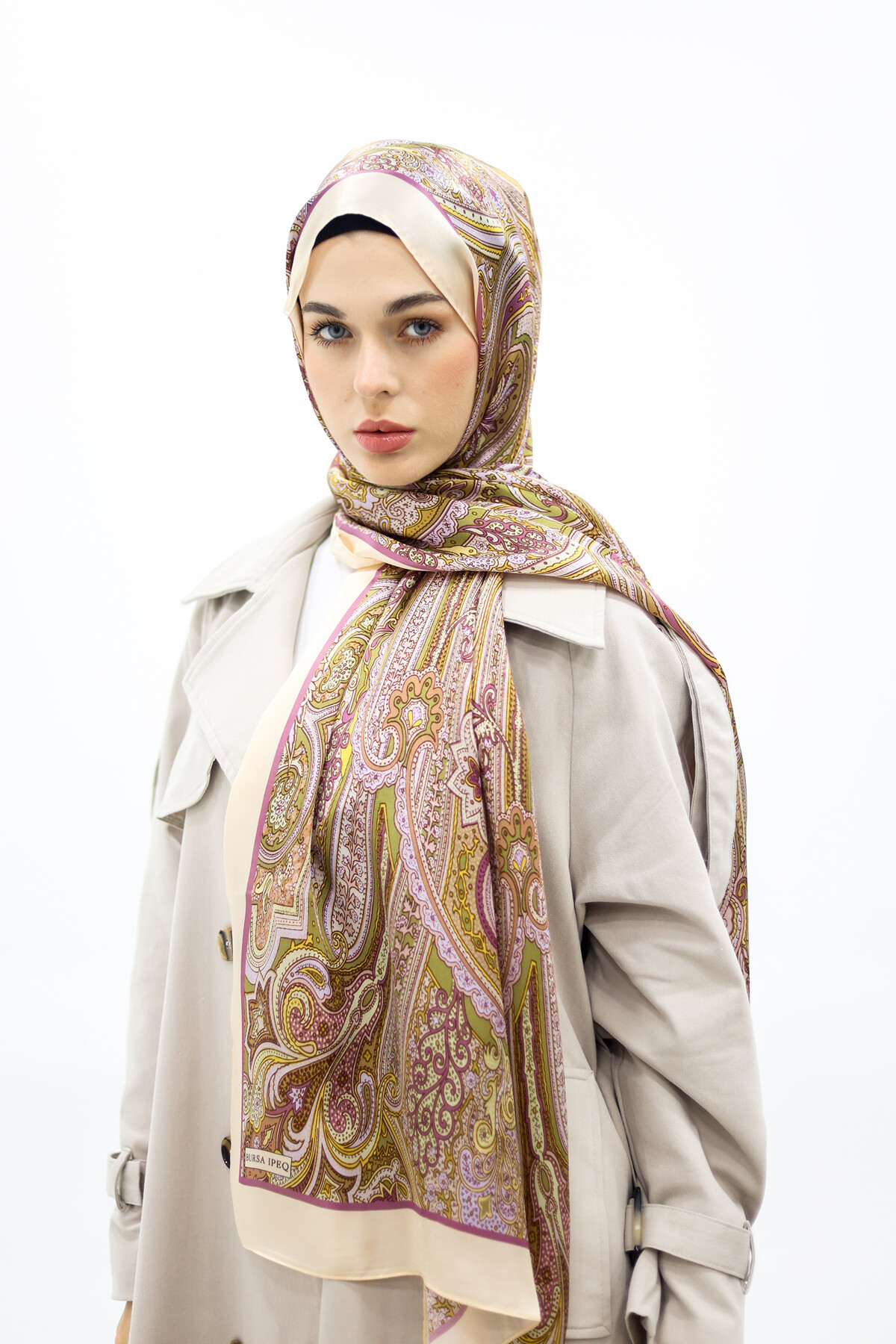 Mevsim Geçişlerinde Kurtarıcı Parça: İnce Dokulu İpek Şallar