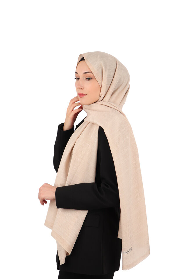 Sonbahar 2025 İpek Şal Trendleri: Zarafetin Yeni Yolu