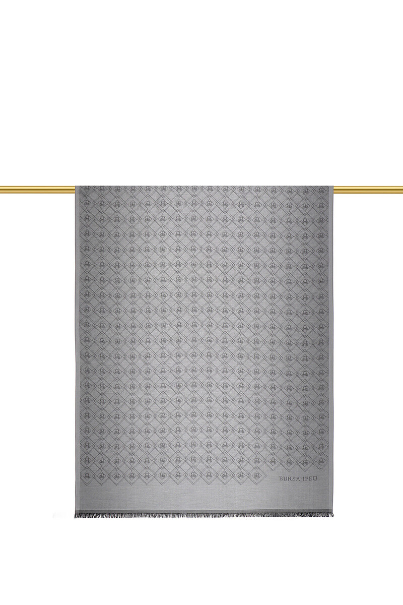 Jakarlı İpek Şal: Kaliteli Şıklığın Zamansız Temsilcisi