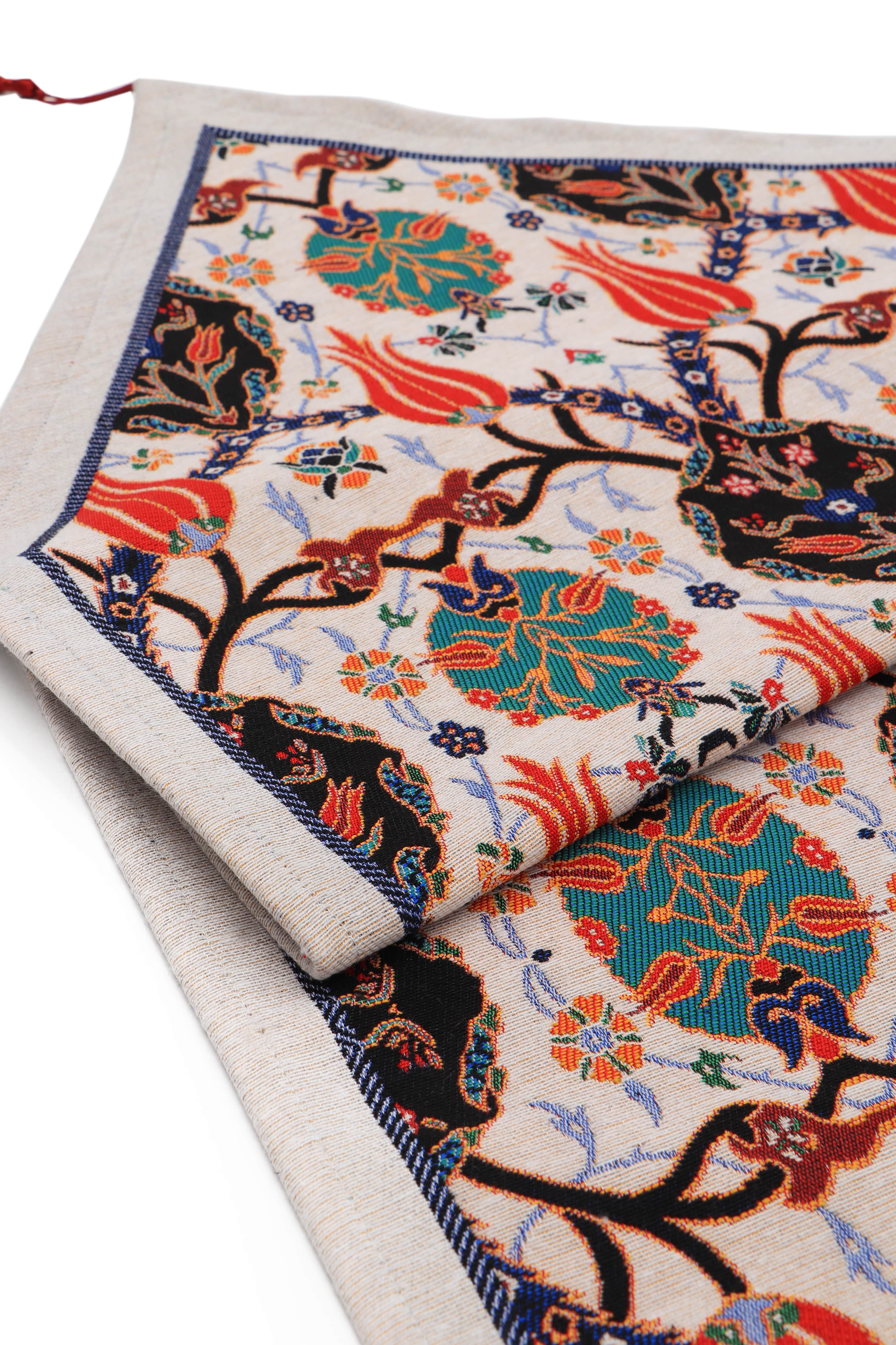 Runner Masa Örtüsü: Şık Masa Dekorasyonu İçin Rehber