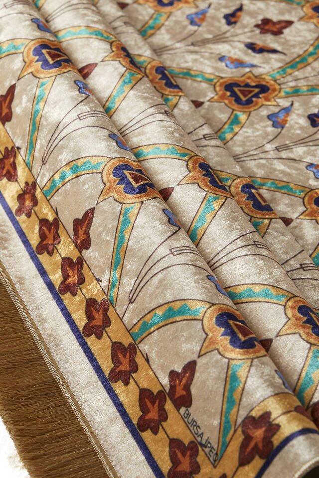 Beige Velvet Carpet Prayer Rug - 2