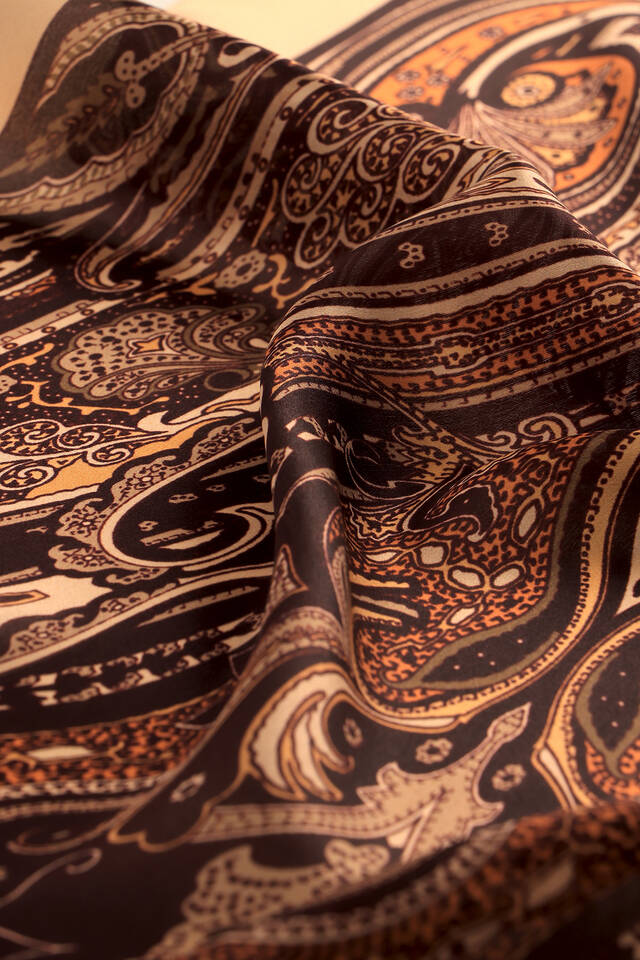Bitter Coffee Sahara Pattern Sura Silk Scarf - 4