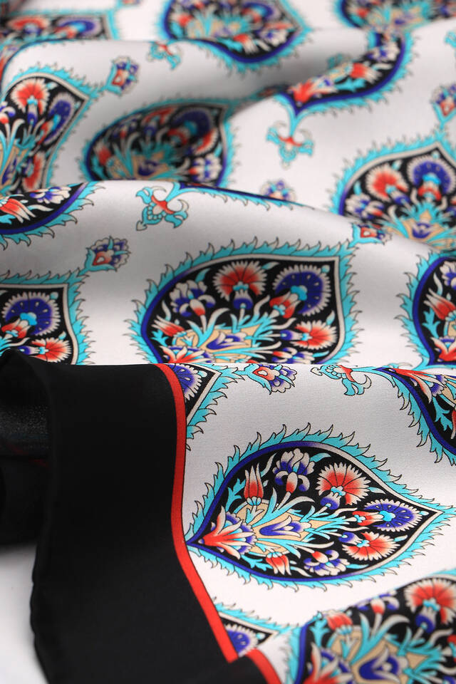 Black Hatai Pattern Silk Square Scarf - 3