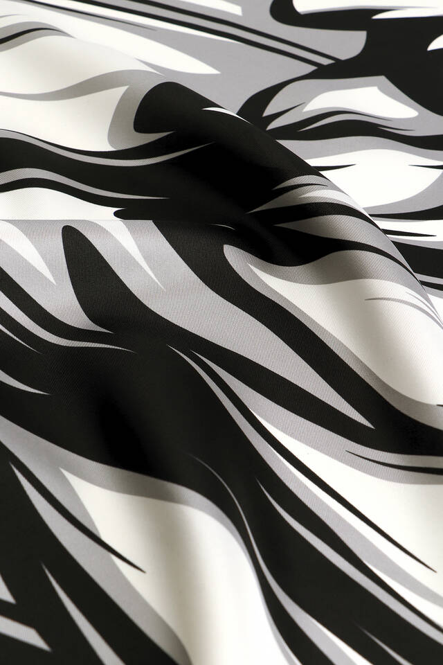 Black Nilsu Pattern Twill Silk Square Scarf - 3