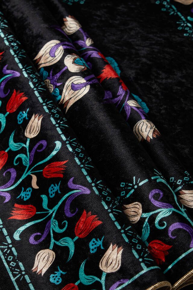 Black Velvet Carpet Prayer Rug - 2