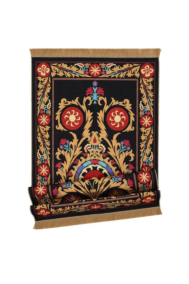 Black Velvet Carpet Prayer Rug - 4