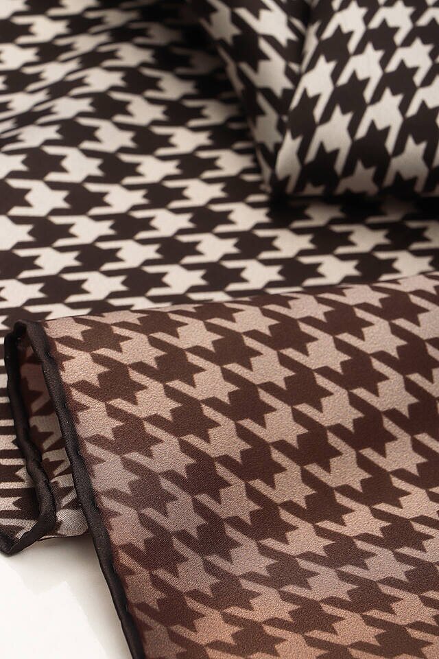 Brown Crowbar Pattern Sura Silk Scarf - 3