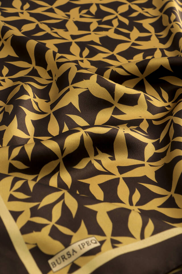Brown Pia Pattern Sura Silk Square Scarf - 2