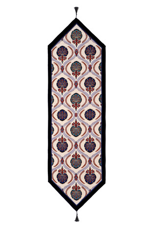 Carnation Pattern Tapestry Runner - Thumbnail