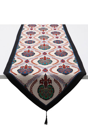 Carnation Pattern Tapestry Runner - Thumbnail
