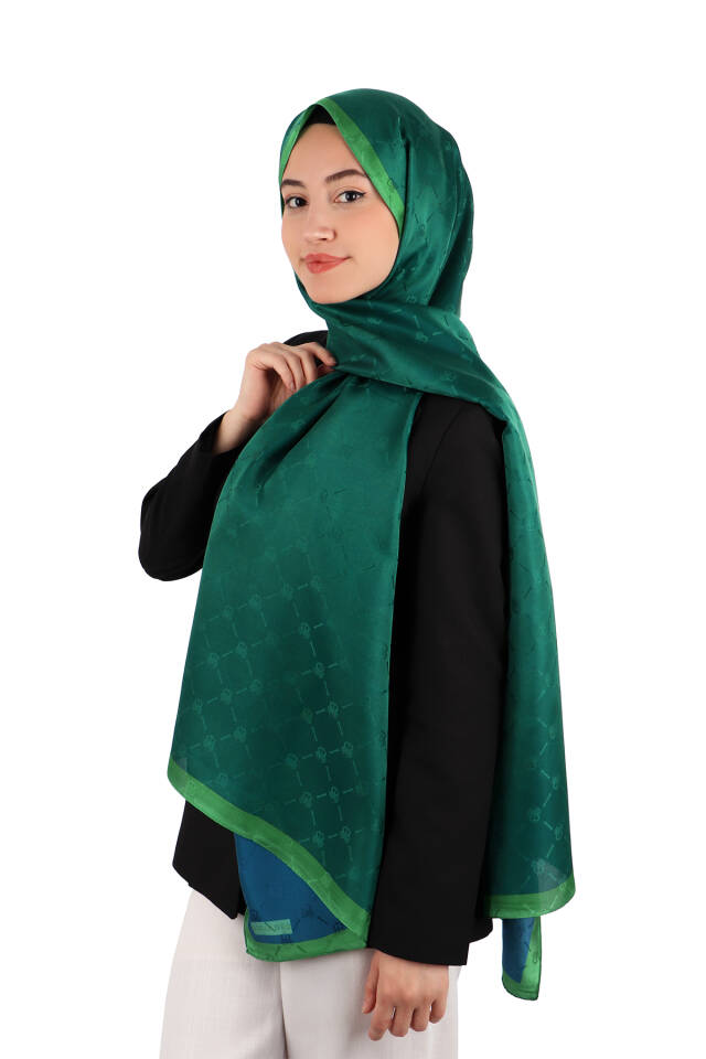 Emerald Chain Monogram Pattern Silk Shawl - 2