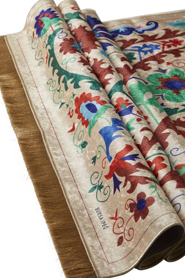 Cream Velvet Carpet Prayer Rug - 3