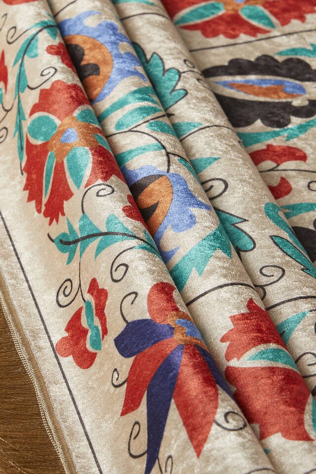 Cream Velvet Carpet Prayer Rug - 2