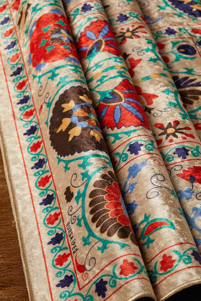 Cream Velvet Carpet Prayer Rug - 2