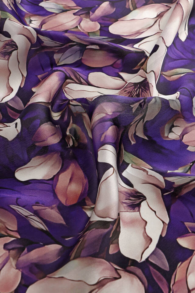 Dark Purple Narcissus Pattern Silk Handkerchief - 2