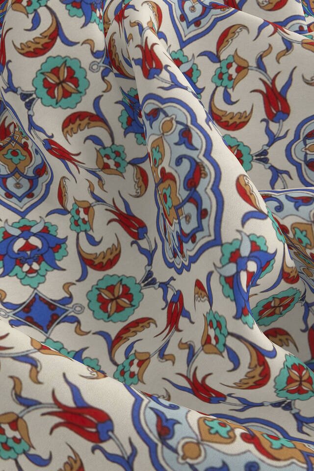 Ecru Gold Tile Tulip Pattern Silk Pocket Square - 3