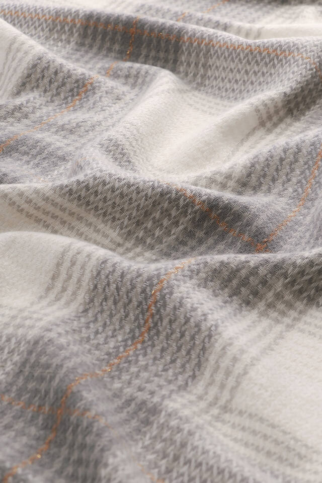 Ecru Grey Patterned Winter Shawl - 4