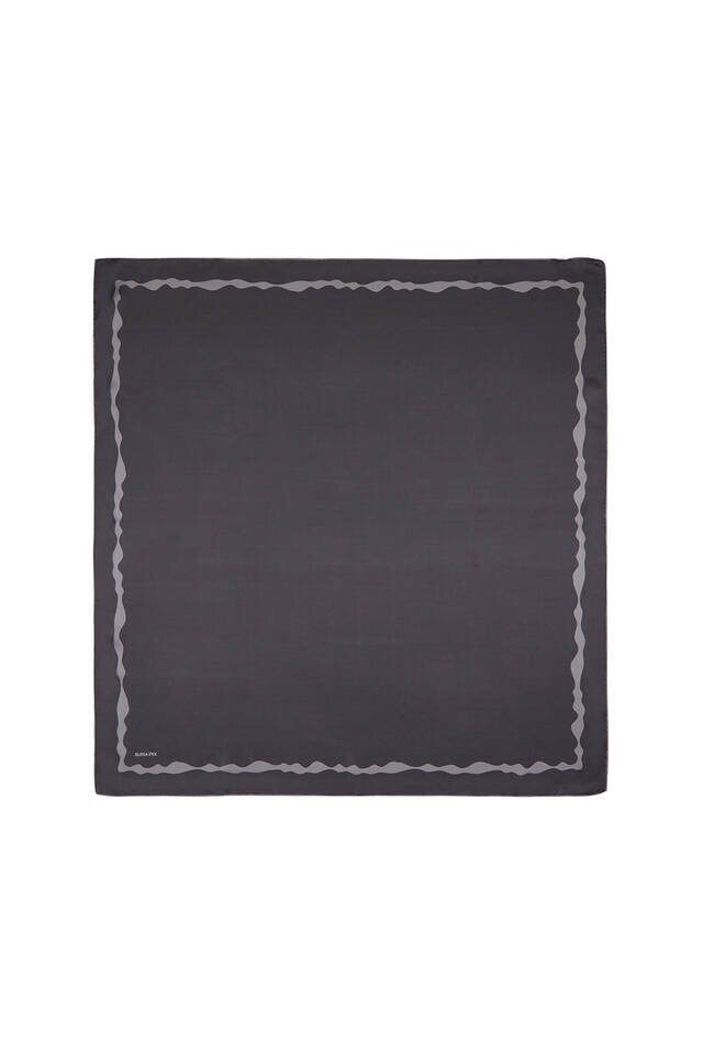 وشاح حرير مموج مدخن مربع الشكل 