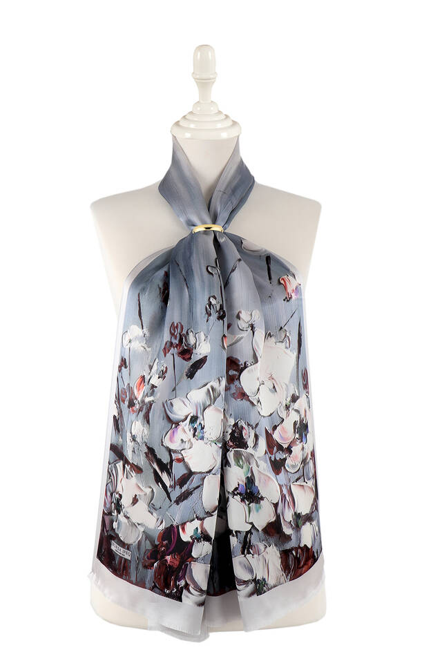 Gray Anemone Pattern Silk Foulard 