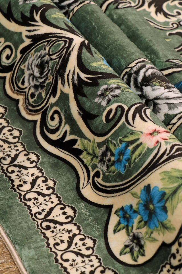 Green Bamboo Carpet Prayer Rug - 2