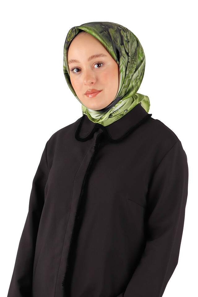 Green Belt Pattern Sura Silk Square Scarf - 2