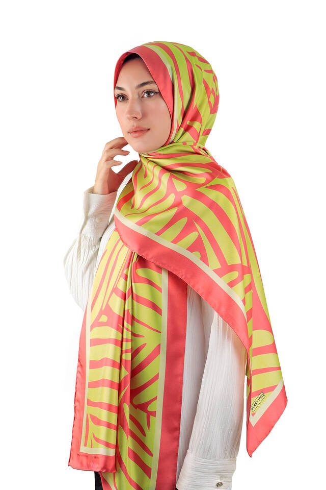 Green Crop Pattern Twill Silk Scarf - 2