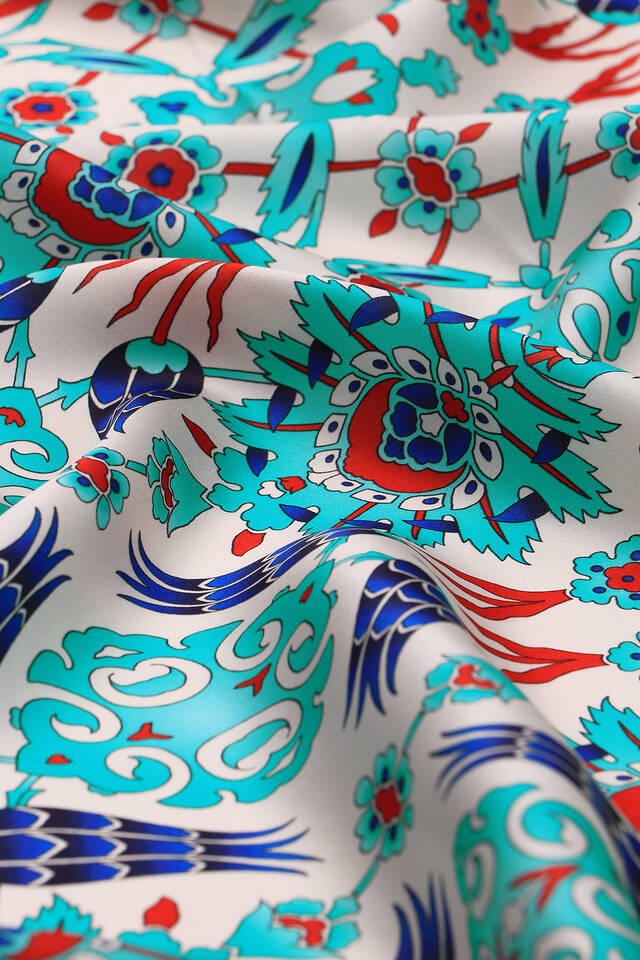 Green Red Tile Tulip Pattern Silk Square Scarf - 3