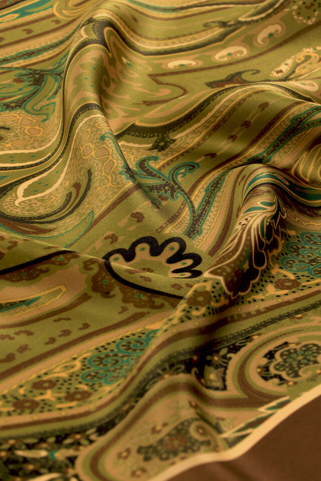 Green Sahara Pattern Sura Silk Scarf - 4