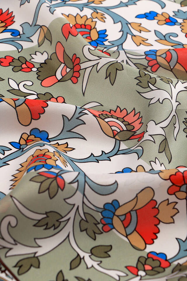 Green Shawl Pattern Voile Silk Square Scarf - 3