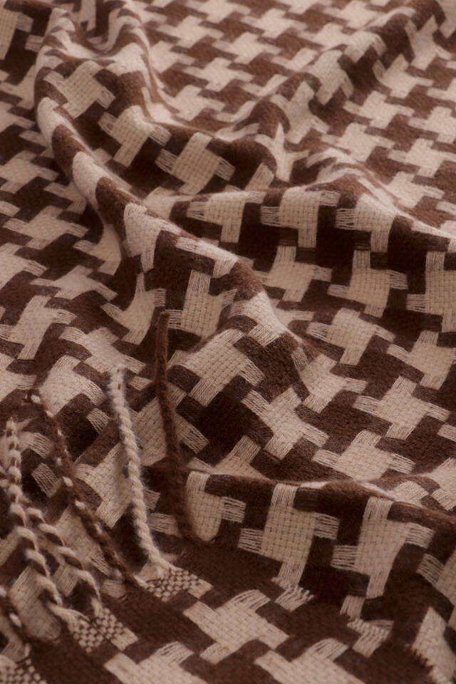 Brown Houndstooth Pattern Winter Shawl - 3