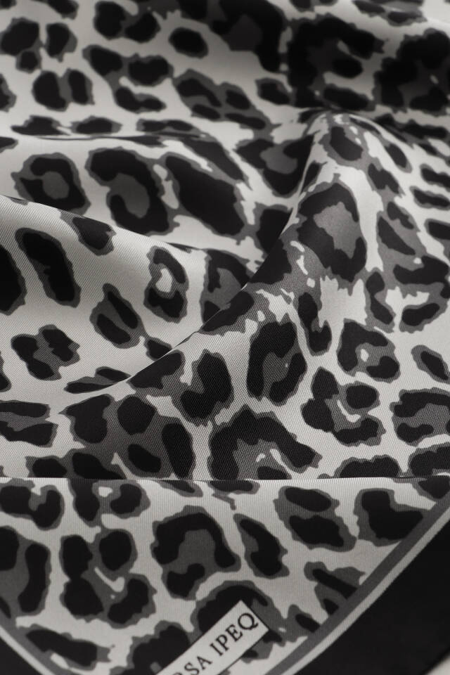 Smoke Leopard Pattern Twill Silk Scarf - 3
