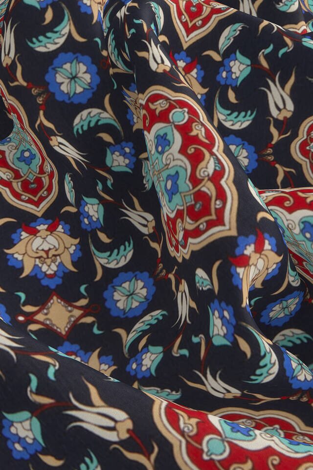 Navy Blue Red Tile Tulip Pattern Silk Pocket Square - 3