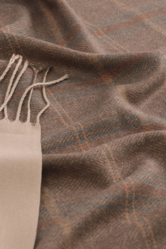 Brown Plaid Pattern Winter Shawl - 3