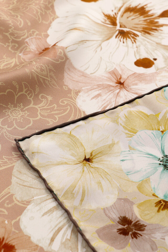 Milky Coffee Poppy Pattern Double-Sided Twill Silk Scarf - 2