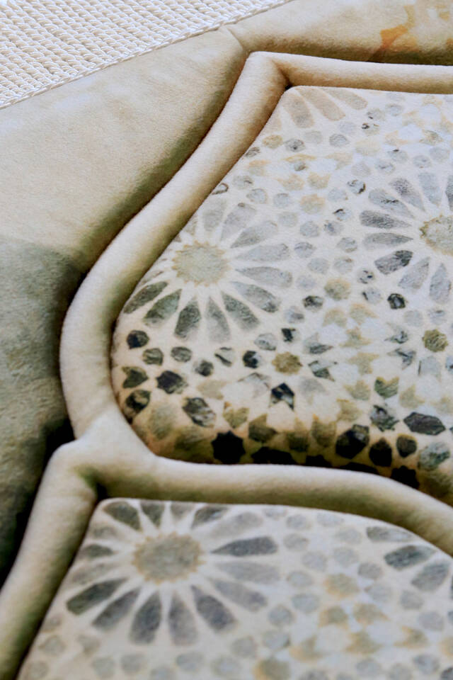 Beige Quilted Sponge Prayer Rug - 3