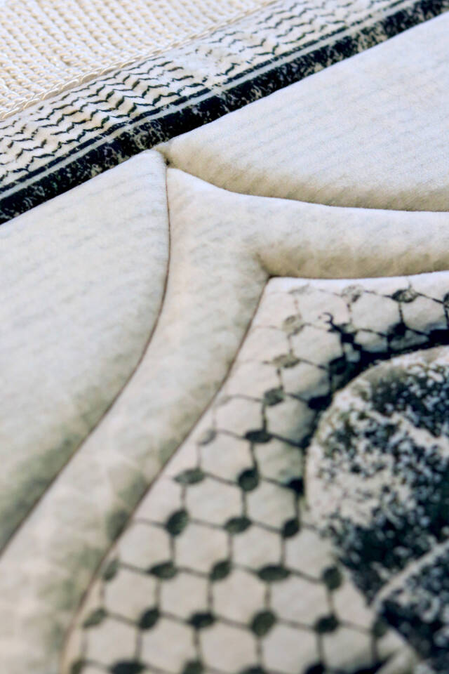 Stone Quilted Sponge Prayer Rug - 3