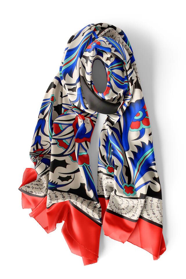 Red Golden Horn Pattern Silk Foulard - 3