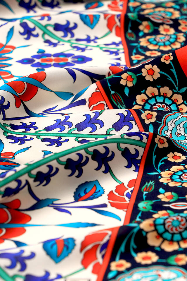 Red Navy Blue Selcuk Pattern Silk Square Scarf - 3