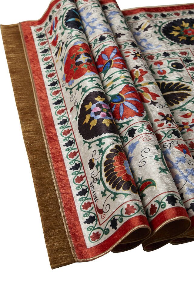 Red Velvet Carpet Prayer Rug - 3