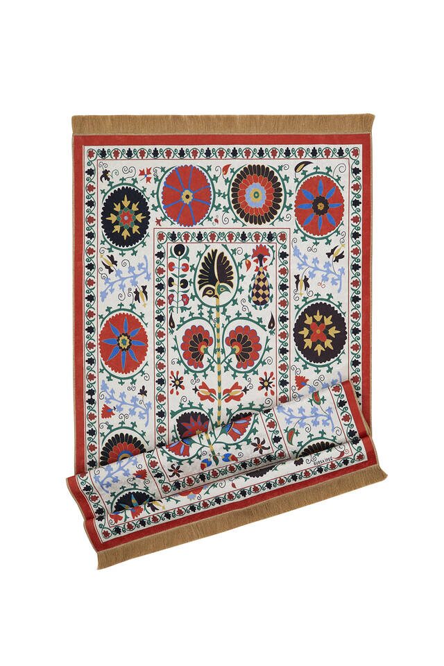 Red Velvet Carpet Prayer Rug - 4